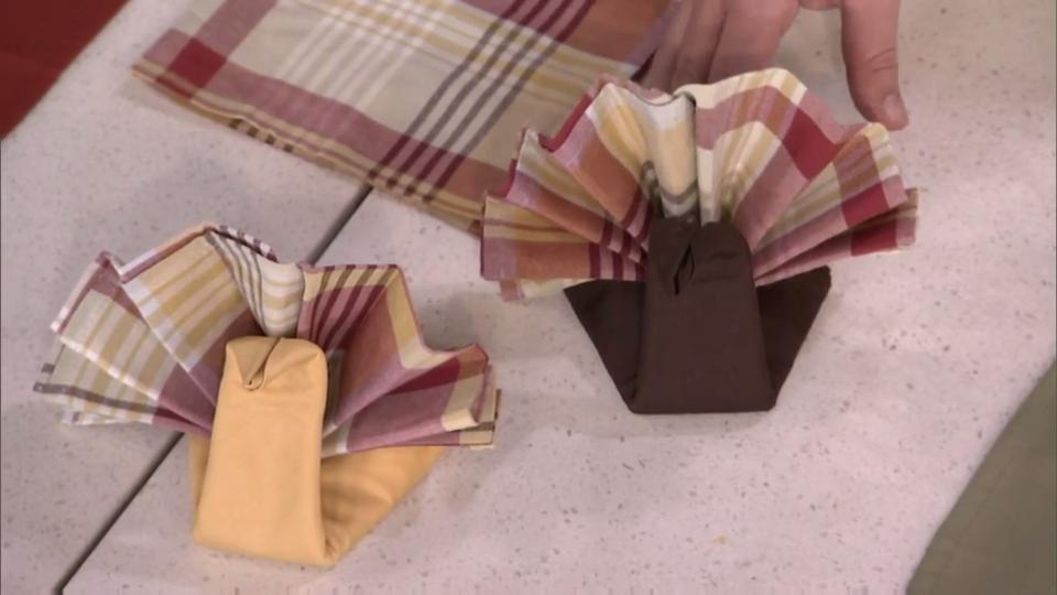 How to fold a Thanksgiving turkey napkin Video Cityline
