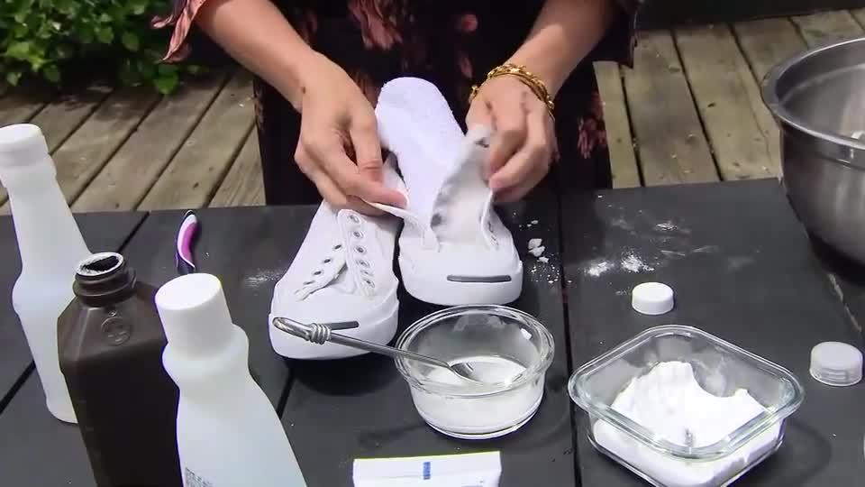 Hydrogen peroxide baking 2025 soda white shoes